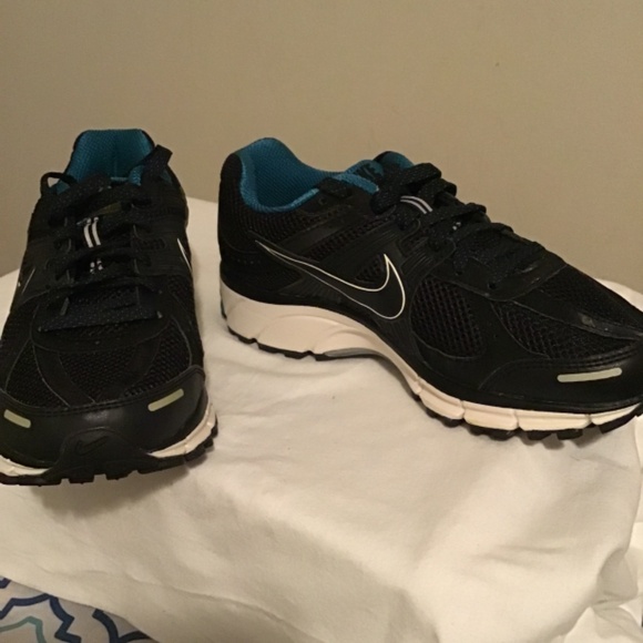 🤫Nike’s women’s FitSole2, new cond. see pics. size 6.5, super clean/lightweigh - Picture 2 of 6